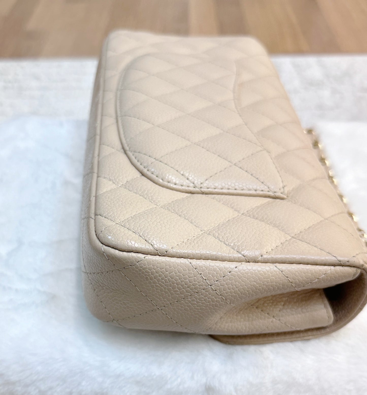 Chanel Classic Vintage Clutch East-west in Beige Color