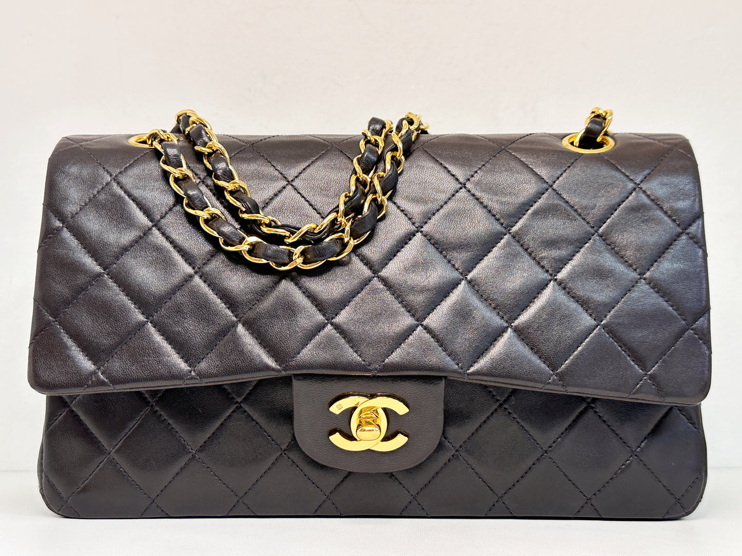 Chanel Vintage Black Quilted Lambskin Medium Classic Double Flap Bag 25 holo card