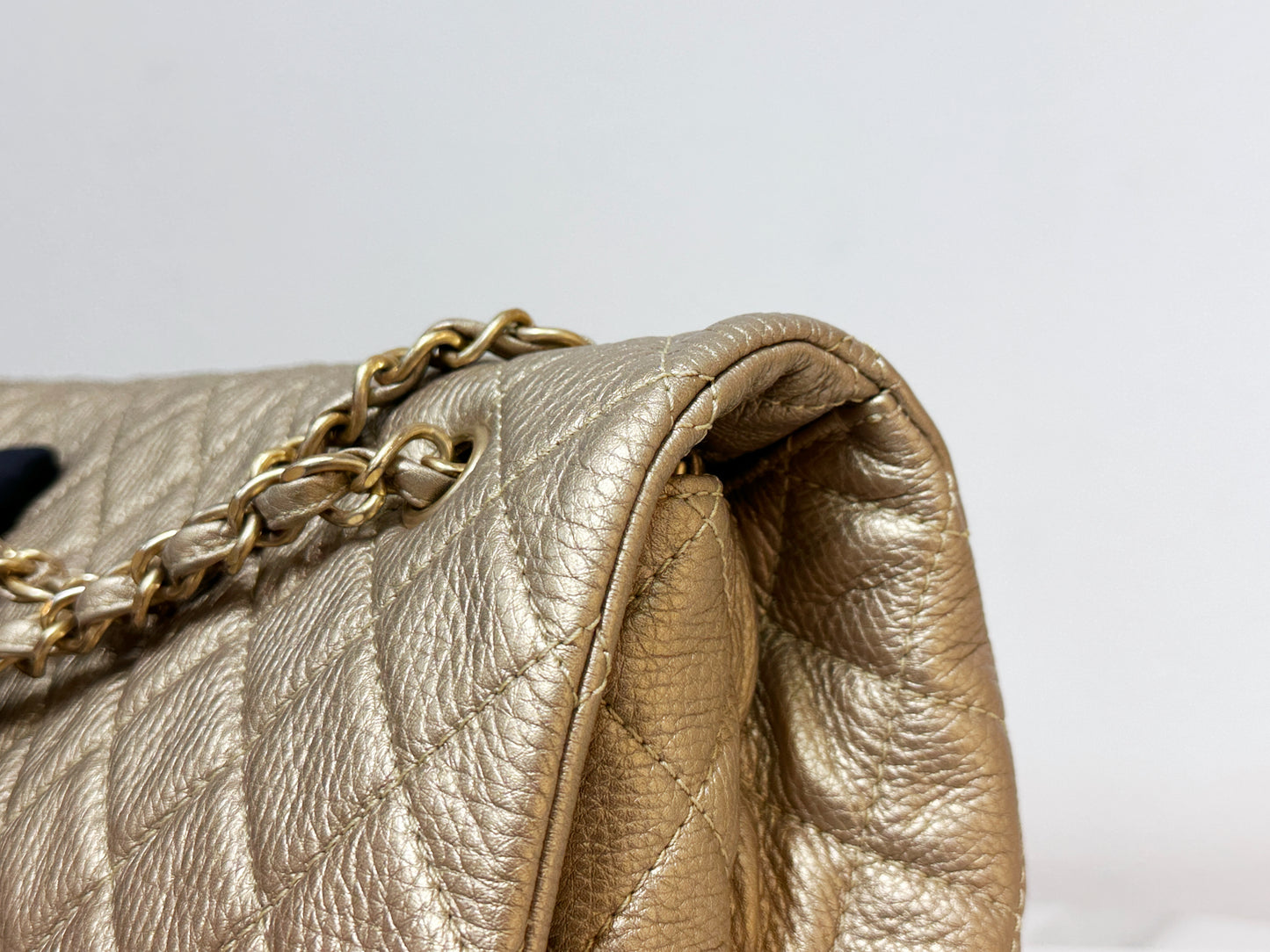 Chanel 2018 Calfskin Quilted XXL Travel Flap shoulder bag Metallic Gold GHW 2510 holo card