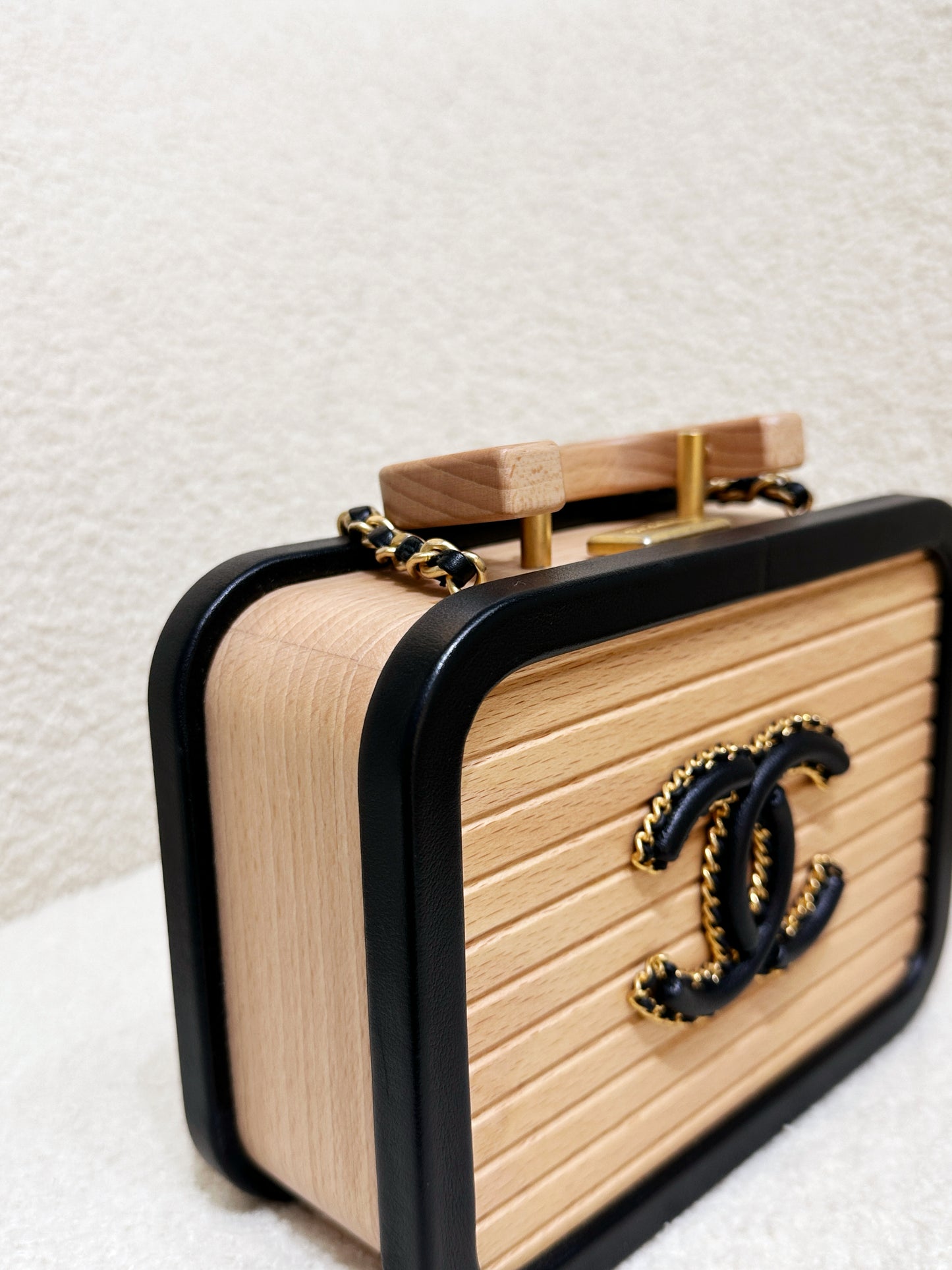 Chanel Beech Wood Lambskin CC Vanity Case Black PHOT microchip