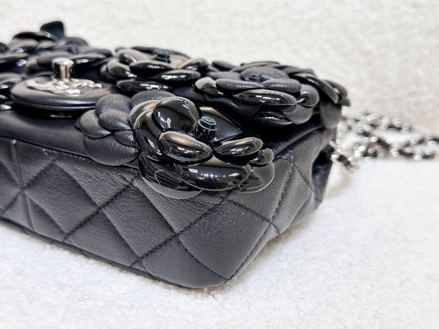 Chanel Camellia Lambskin Patent Around Flap Crossbody Bag Black 2246 holo card