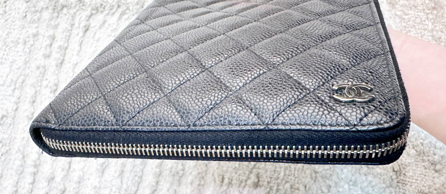 CHANEL Caviar Quilted Zip Around Notebook Agenda Cover Black