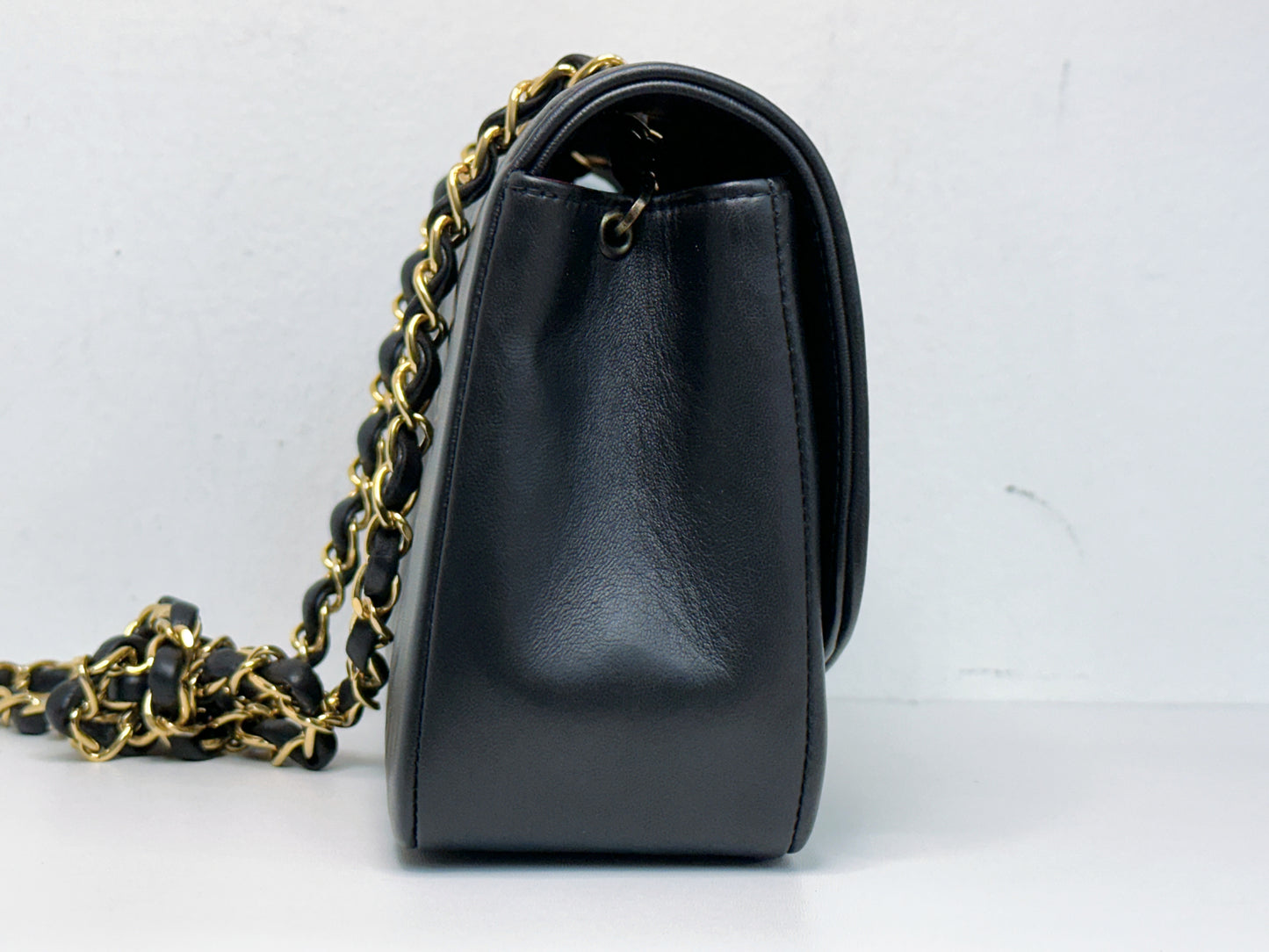 Chanel Vintage Quilted Diana Flap Bag Black Lambskin 3266 holo