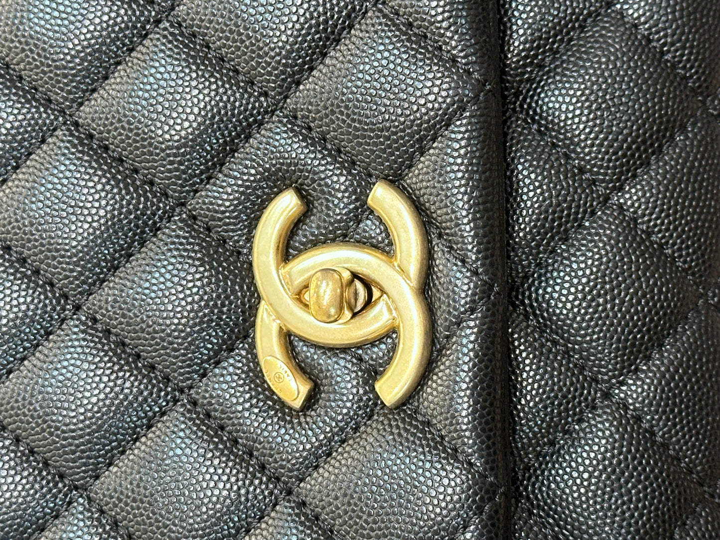 Chanel Coco Handle Cuir Matelasse Caviar Noir