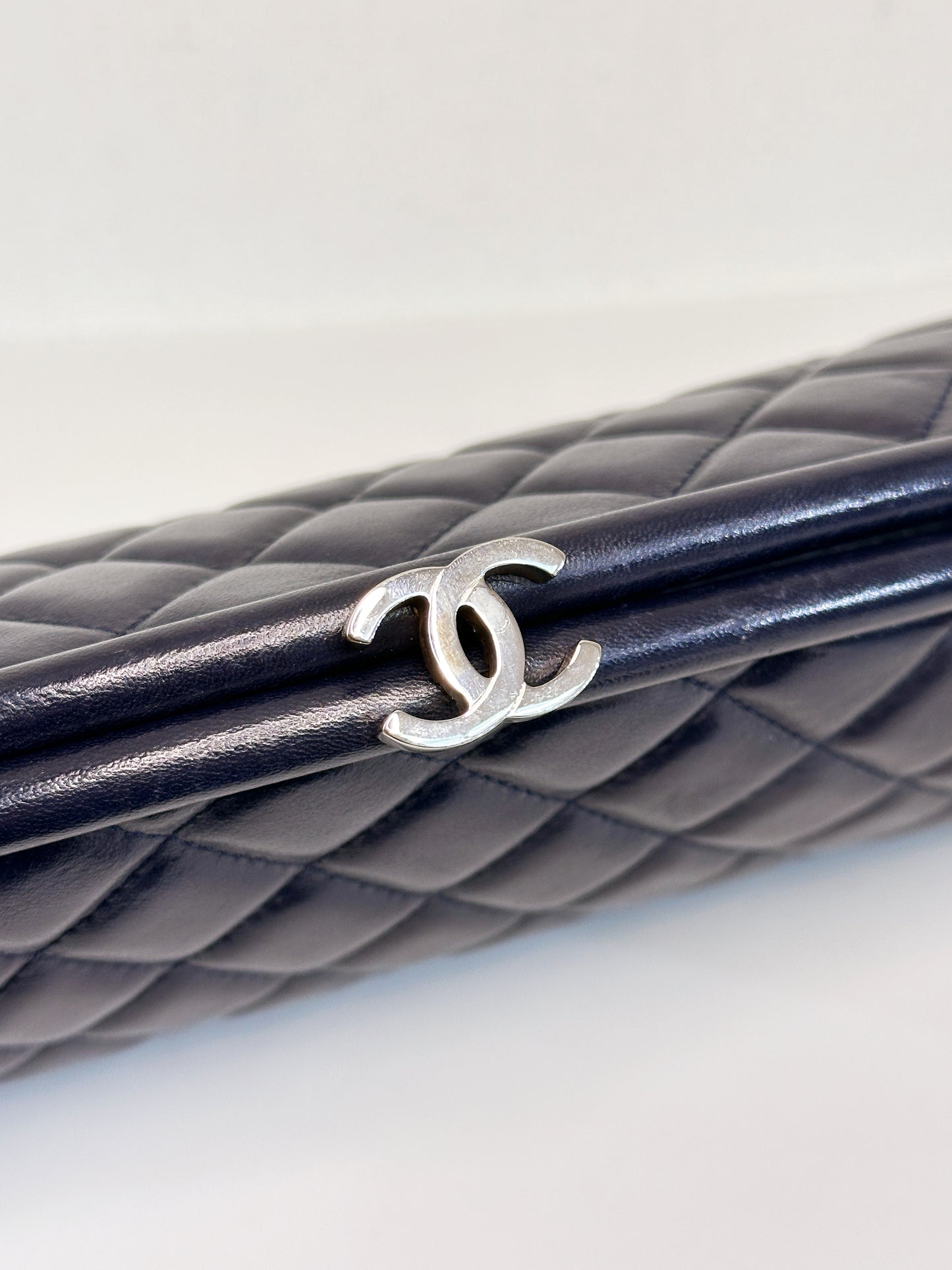 Chanel Quilted Timeless Kisslock Clutch Navy Blue Lambskin SHW 1890 holo card
