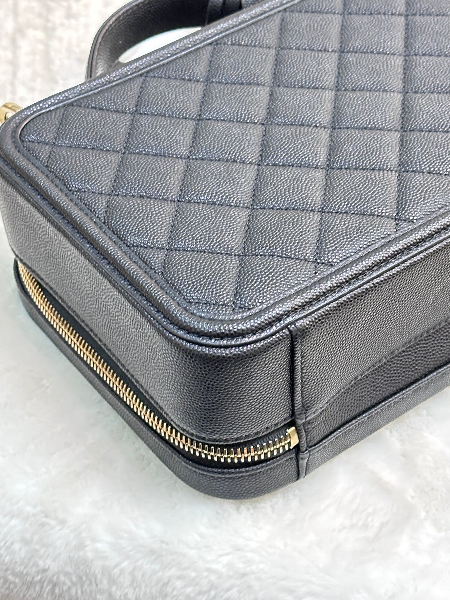 Chanel Filigree Vanity Case Quilted Caviar Medium Black