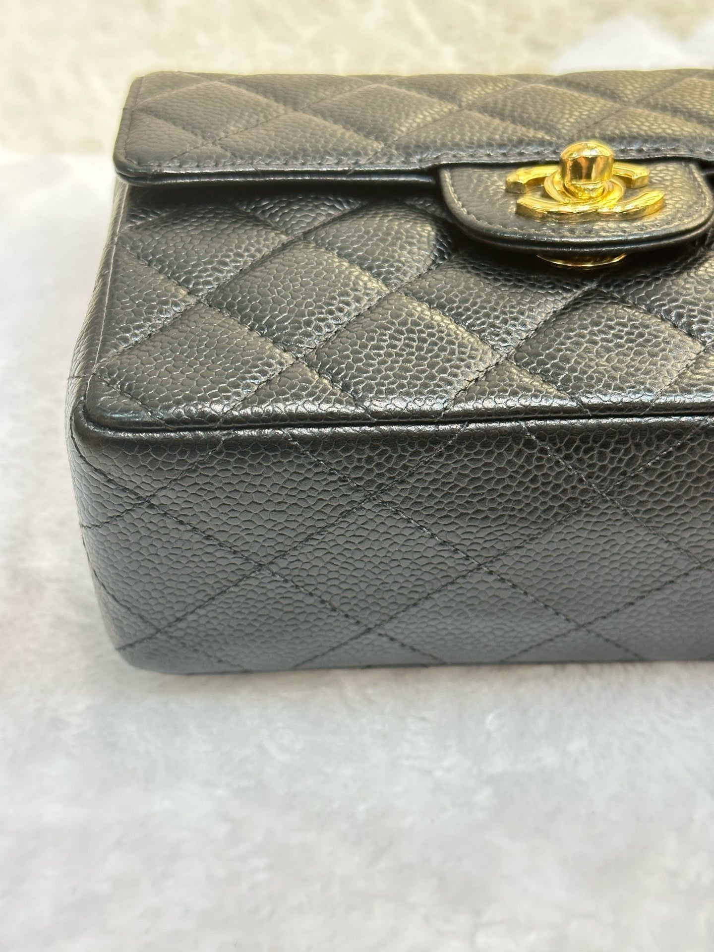 Chanel Mini Square Caviar Classic Flap Chain Shoulder Bag Black GHW(inside corner lightly touched)