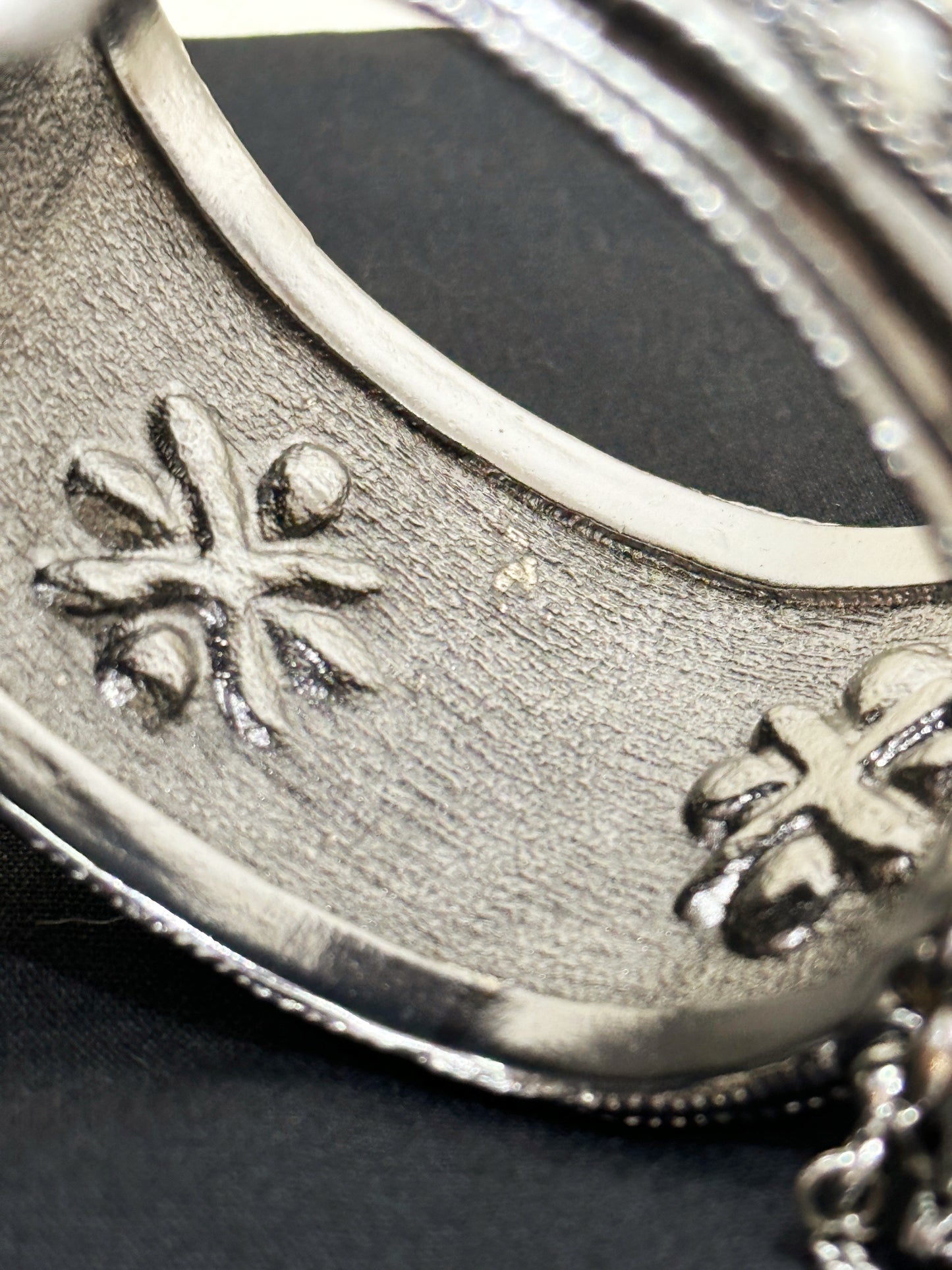 CHANEL SILVER FASHION JEWELRY BRACELET 12A GUNMETAL RHINESTONE BANGLE