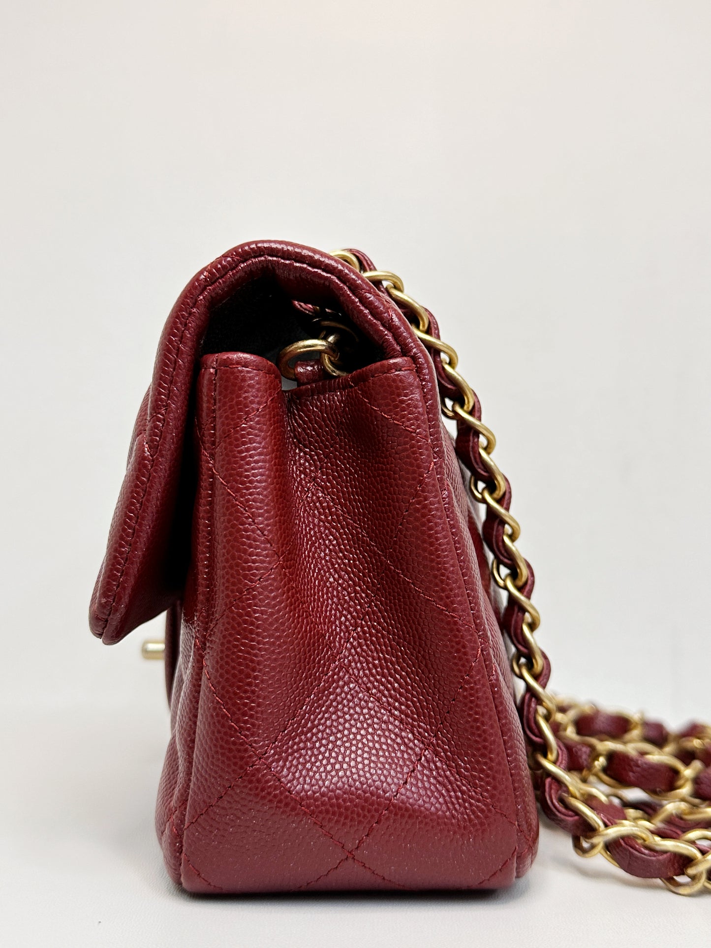 Chanel 18C Timeless Classic Caviar Mini Rectangular Flap Iridescent Maroon 2515 holo card