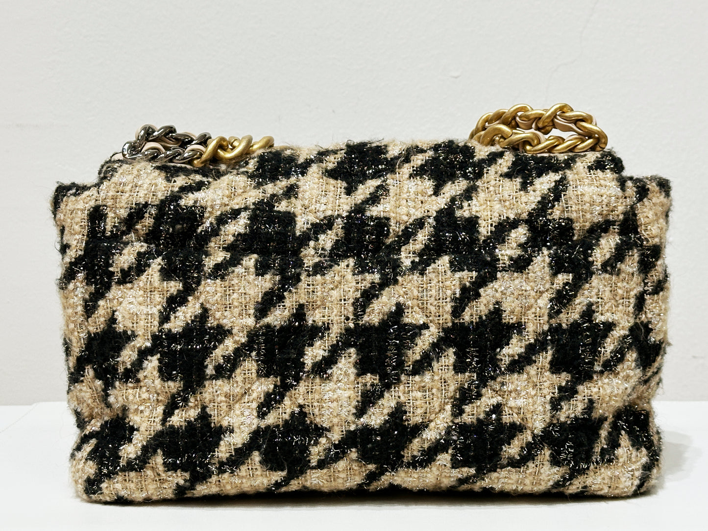 CHANEL 19 Medium Flap Bag in 19K Beige Black Houndstooth Tweed 2863 holo card