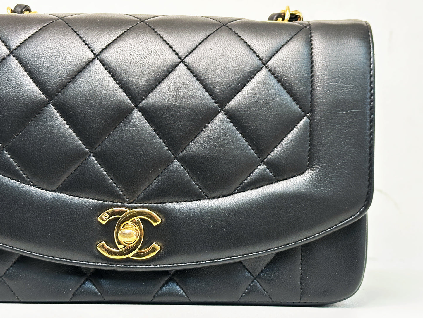 Chanel Vintage Quilted Diana Flap Bag Black Lambskin 3266 holo