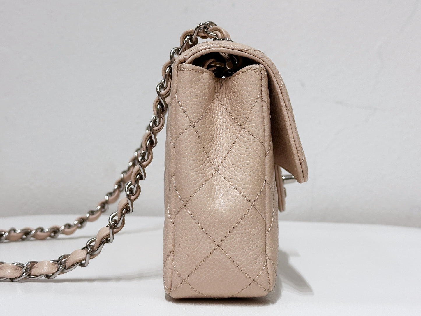 Chanel Classic Vintage Clutch East-west in Beige Color SHW 97 holo