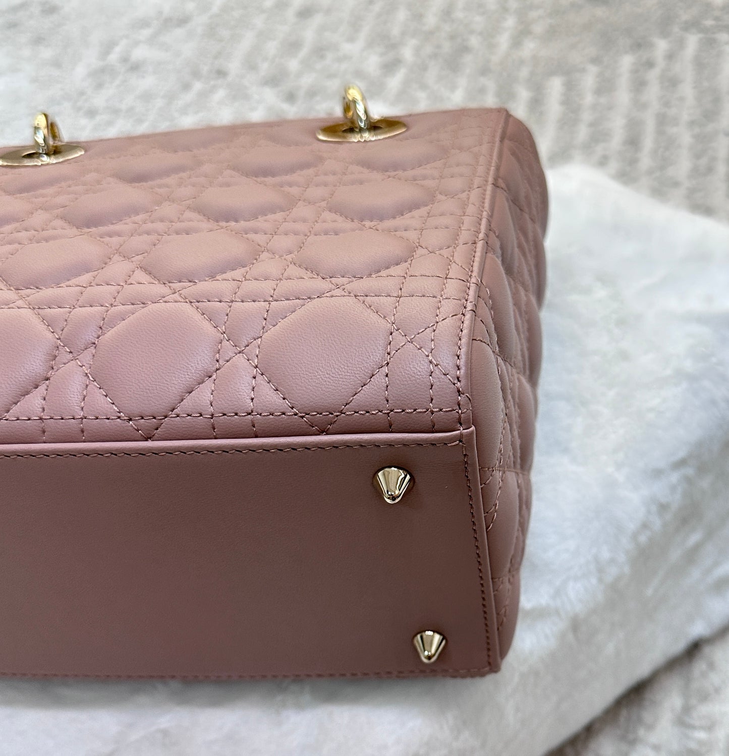 CHRISTIAN DIOR Lambskin Cannage Medium Lady Dior Fard