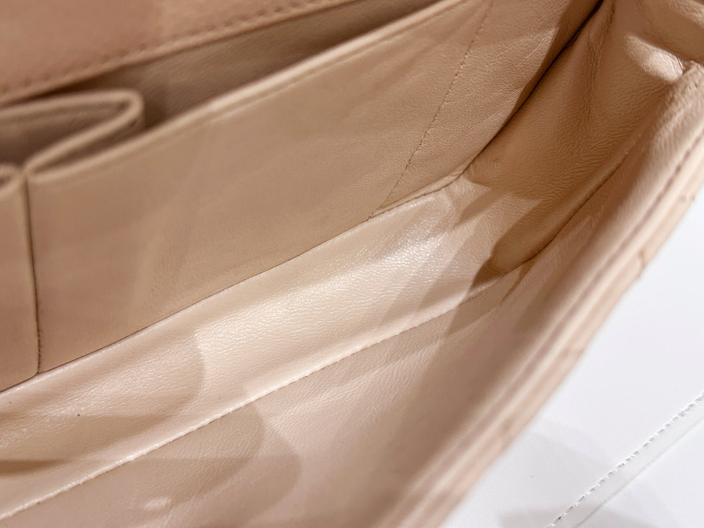 Chanel Classic Vintage Clutch East-west in Beige Color SHW 97 holo
