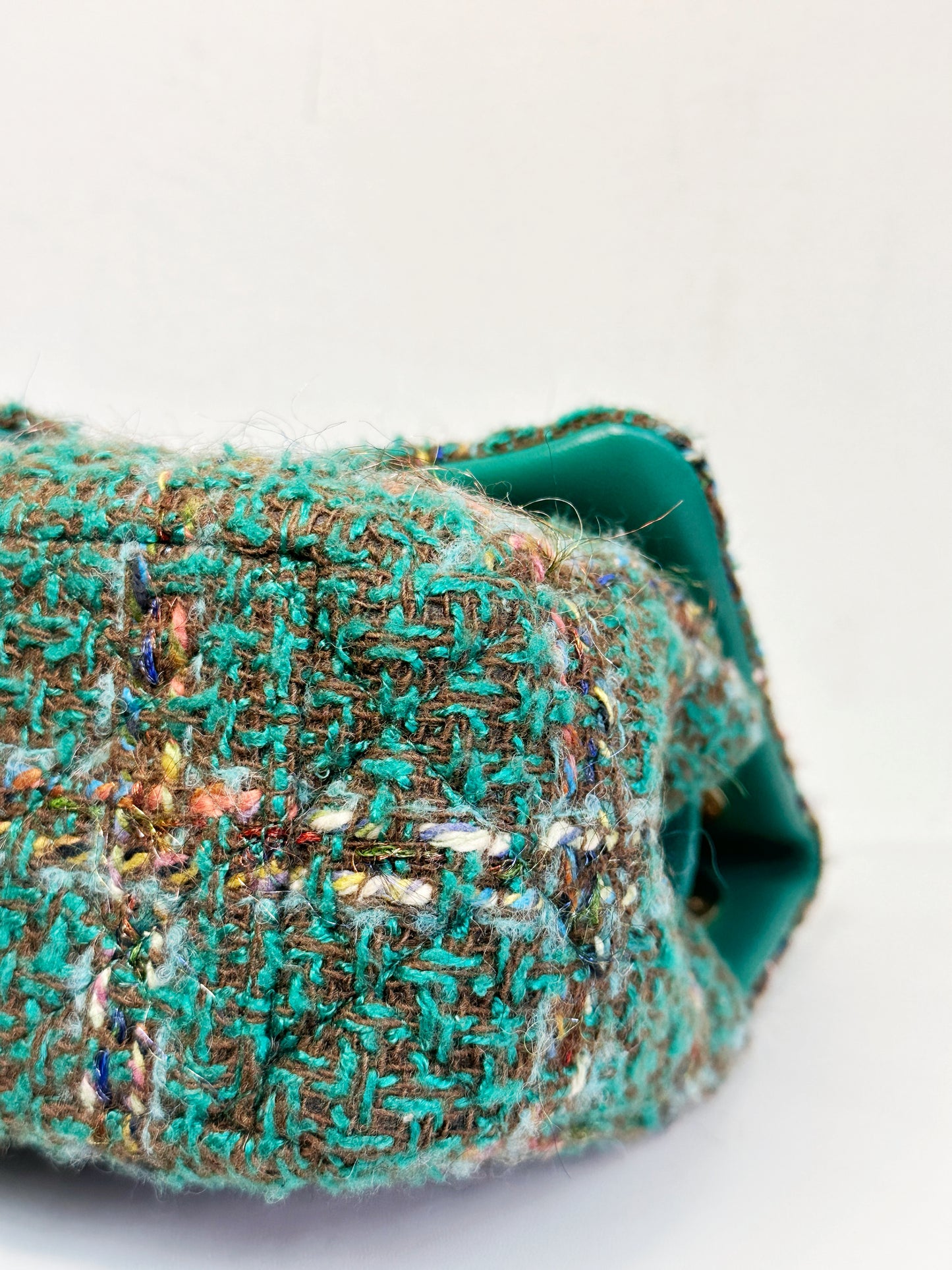 Chanel 23A Women CC Flap Bag Top Handle Wool Silk Green Tweed Glass Wooden Pearls K5TP microchip