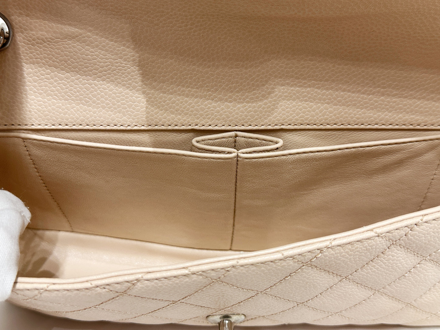 Chanel Classic Vintage Clutch East-west in Beige Color SHW 97 holo