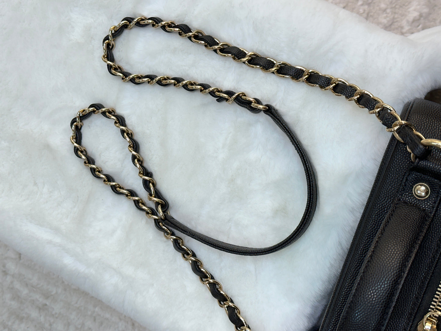 Chanel Filigree Vanity Case Quilted Caviar Medium Black