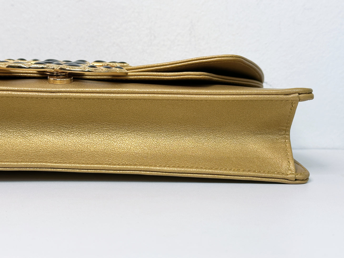 Chanel Lambskin Evening In Egypt Clutch Gold 2815 holo card