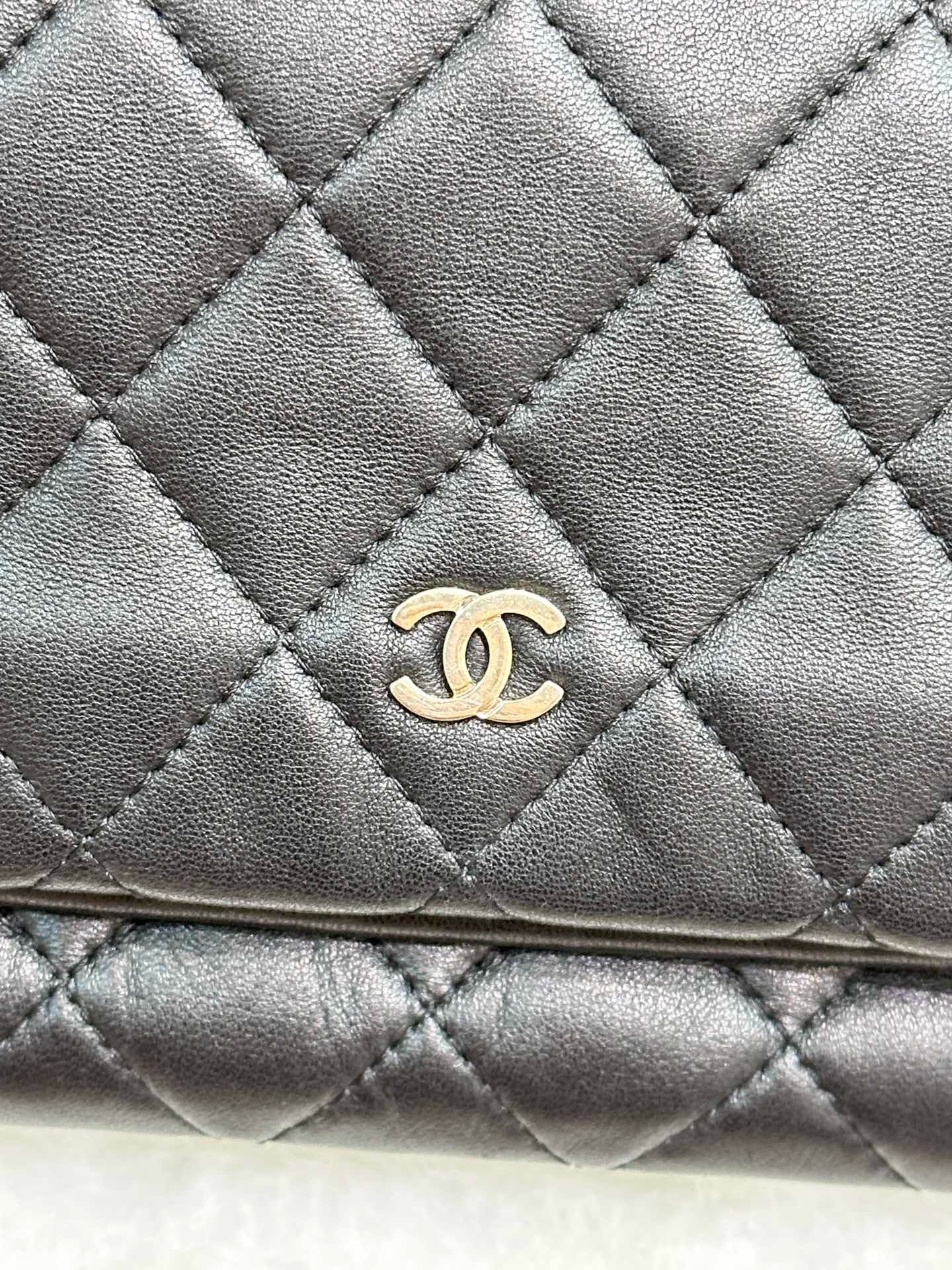 Chanel Beauty CC Lambskin Clutch Quilted Black