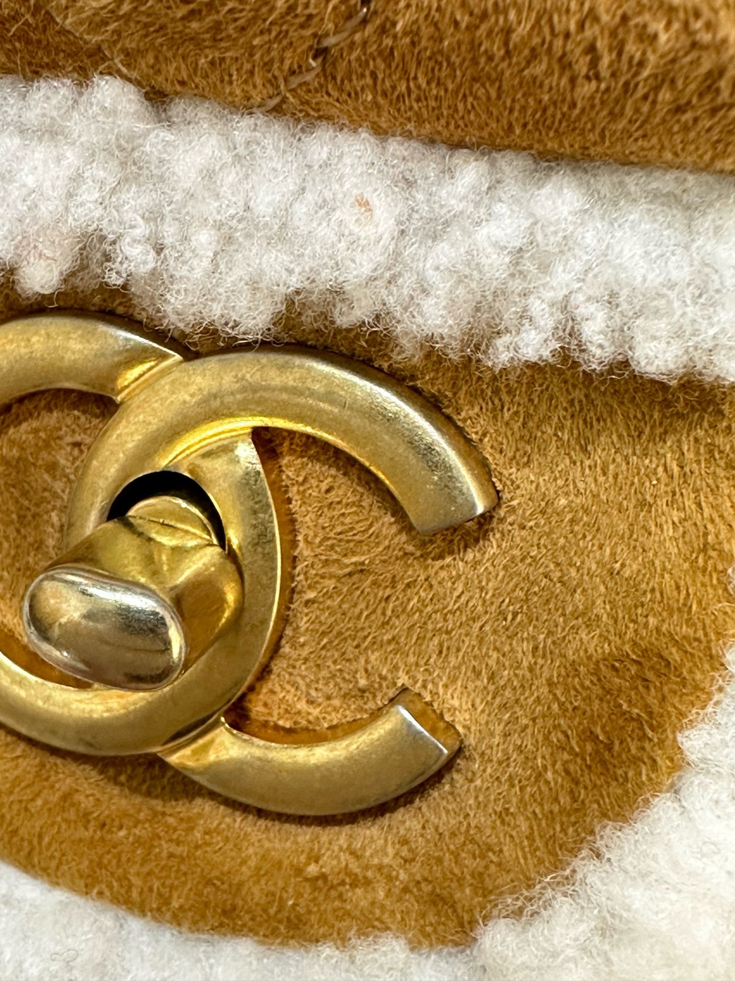 Chanel Medium Shearling Coco Neige Flap 2645 holo card