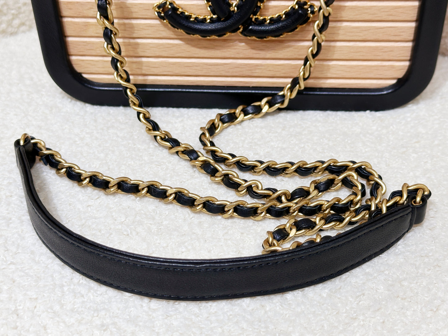 Chanel Beech Wood Lambskin CC Vanity Case Black PHOT microchip