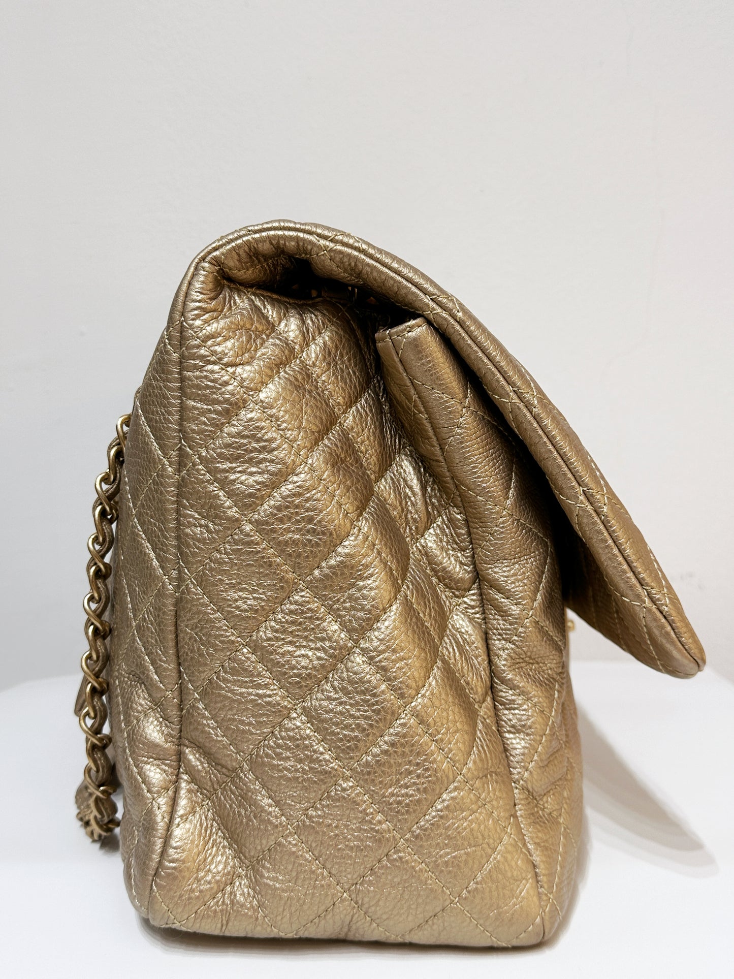 Chanel 2018 Calfskin Quilted XXL Travel Flap shoulder bag Metallic Gold GHW 2510 holo card