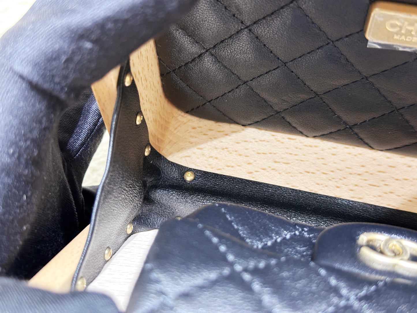 Chanel Beech Wood Lambskin CC Vanity Case Black PHOT microchip