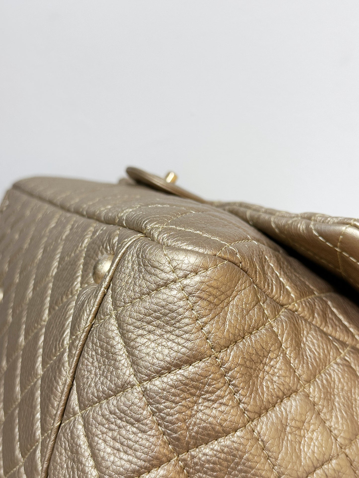 Chanel 2018 Calfskin Quilted XXL Travel Flap shoulder bag Metallic Gold GHW 2510 holo card