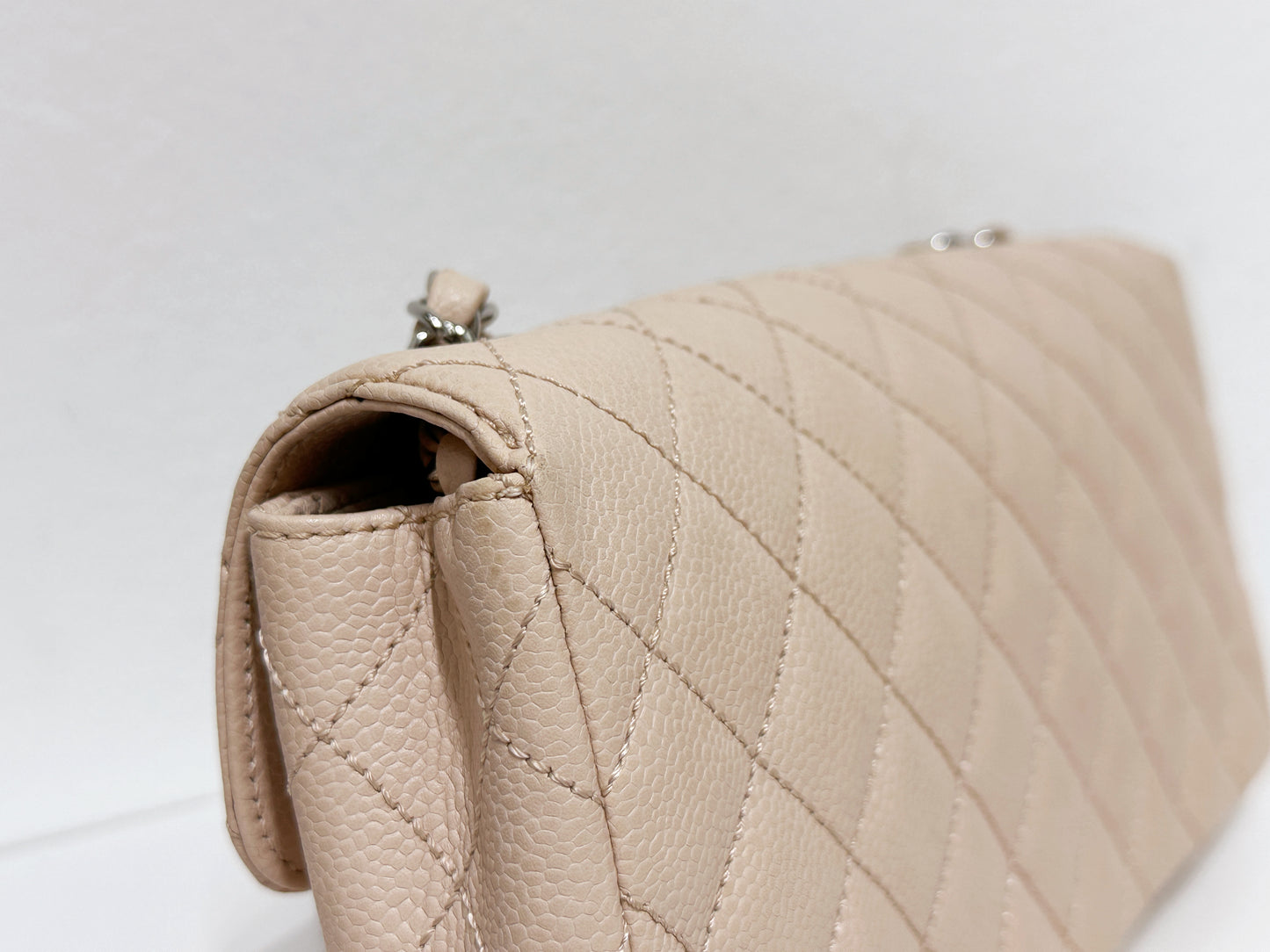 Chanel Classic Vintage Clutch East-west in Beige Color SHW 97 holo