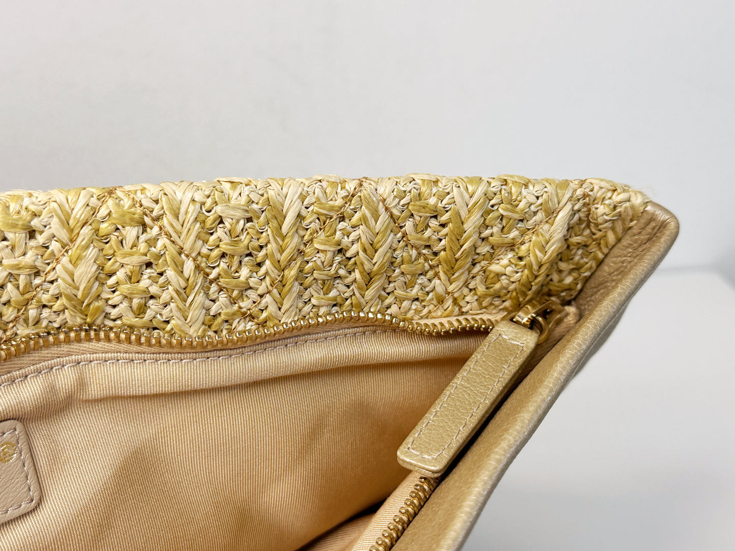 Chanel CC Woven Clutch Gold Natural Raffia Antique Gold Hardware 2502 holo