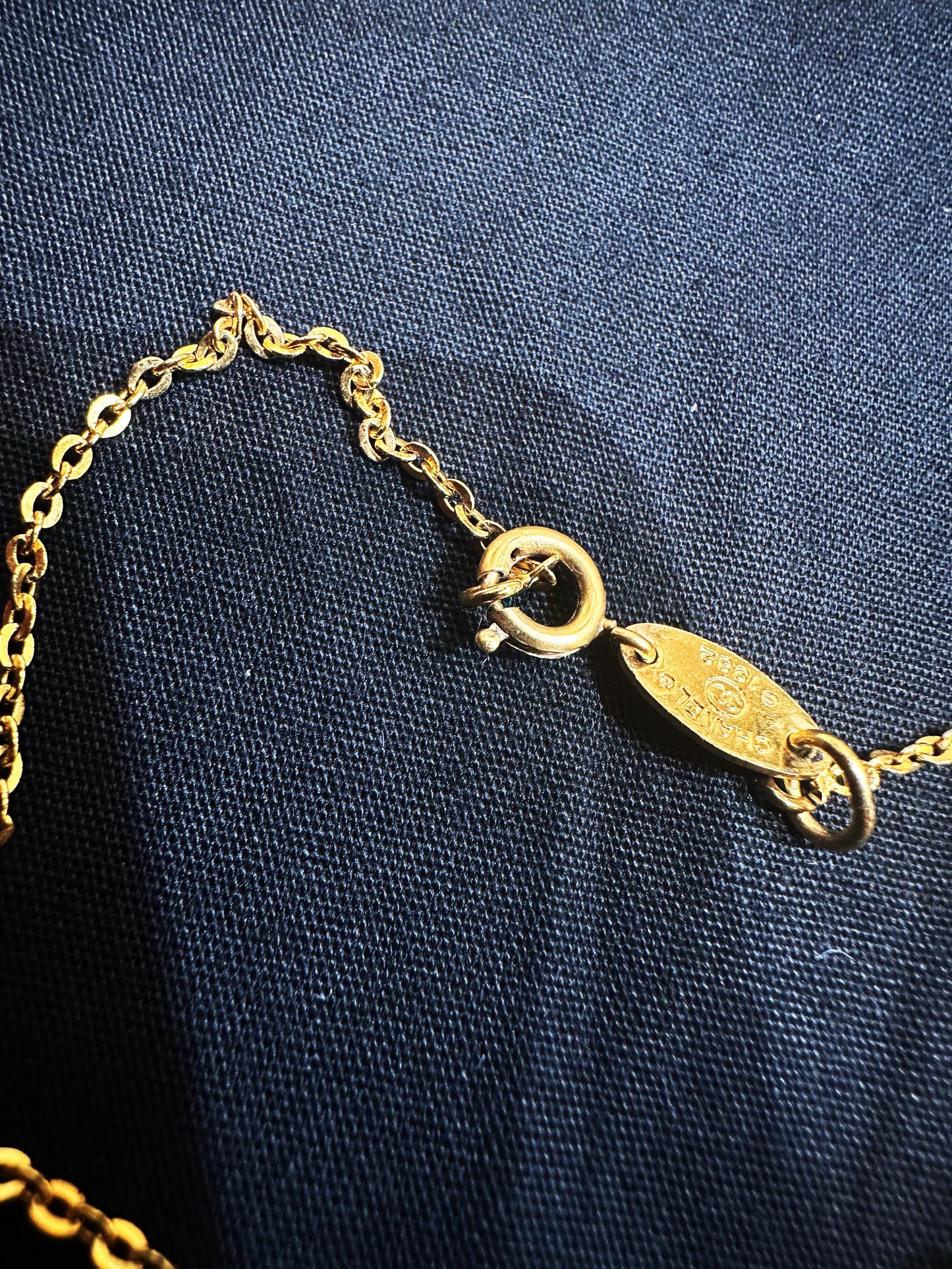 CHANEL Necklace Chain AUTH Coco Vintage Rare Gold choker CC Logo Pendant 1982