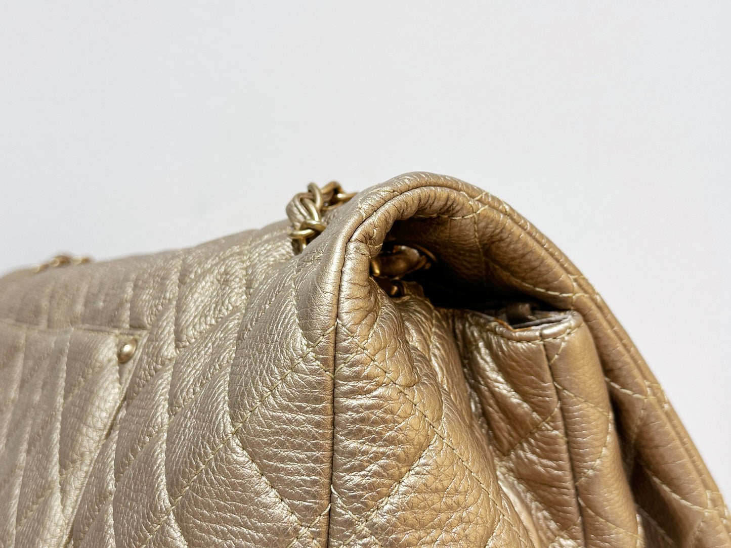 Chanel 2018 Calfskin Quilted XXL Travel Flap shoulder bag Metallic Gold GHW 2510 holo card