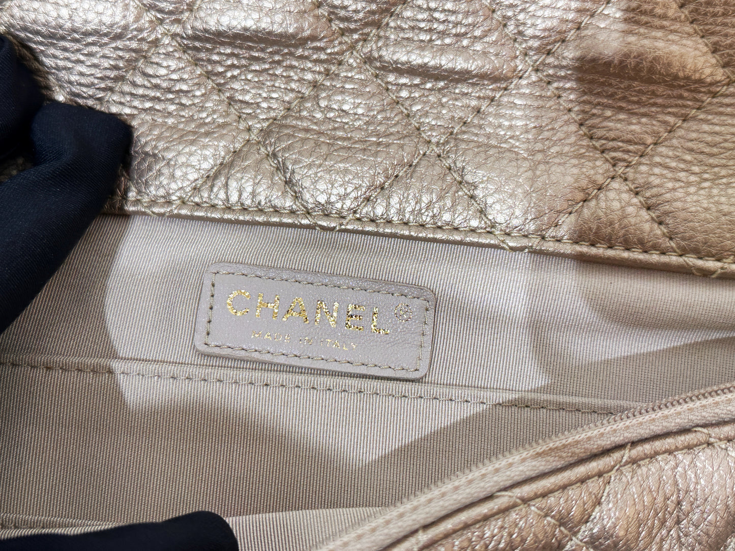 Chanel 2018 Calfskin Quilted XXL Travel Flap shoulder bag Metallic Gold GHW 2510 holo card