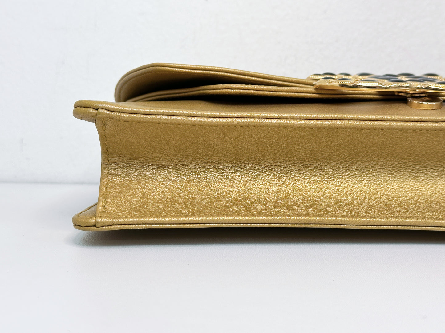 Chanel Lambskin Evening In Egypt Clutch Gold 2815 holo card