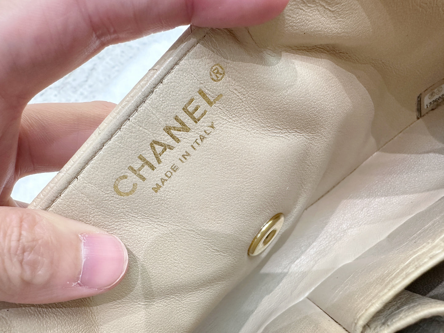 Chanel Classic Vintage Clutch East-west in Beige Color