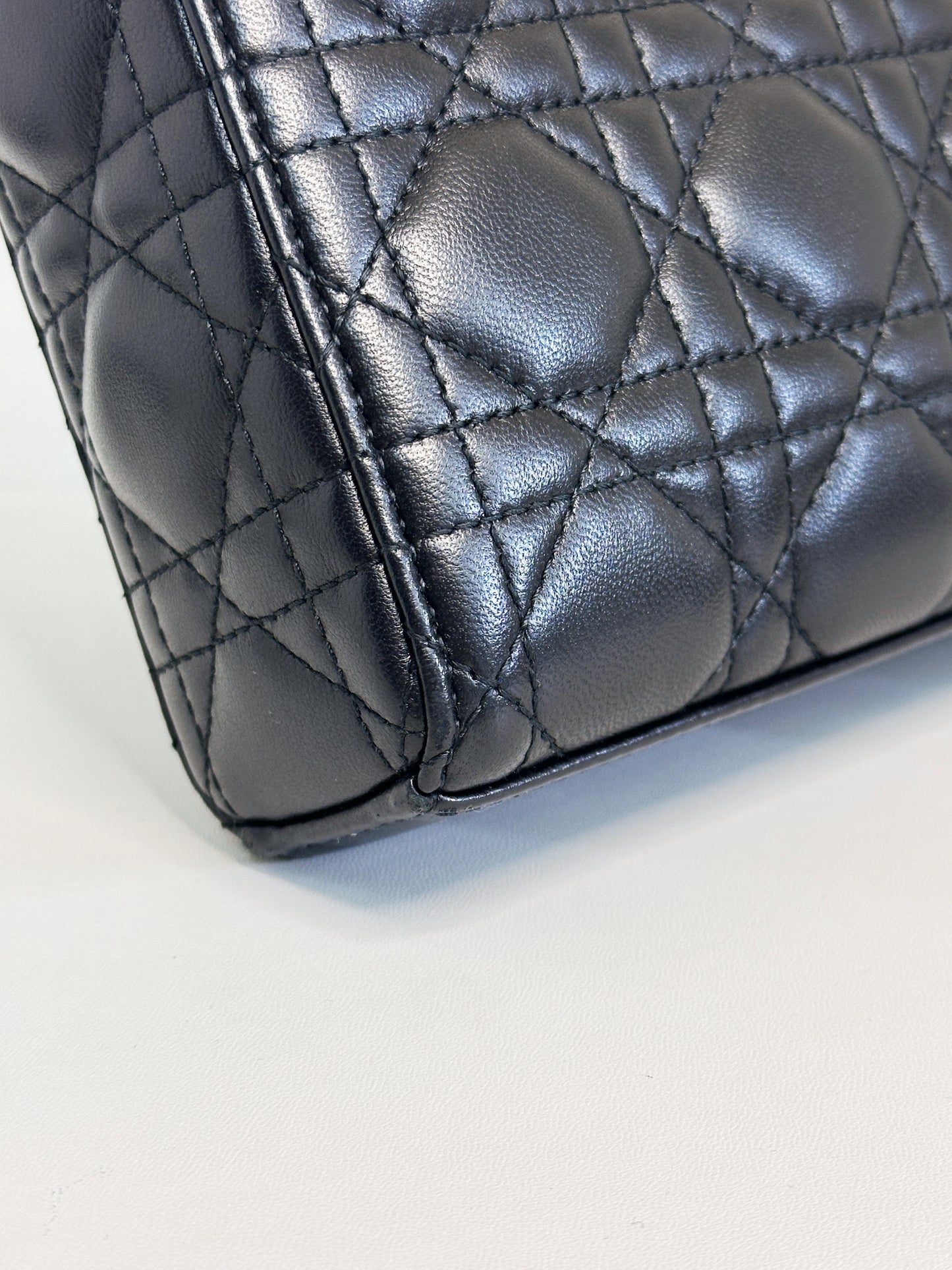 Dior Small Lady D-Joy Bag
Black Cannage Lambskin GHW