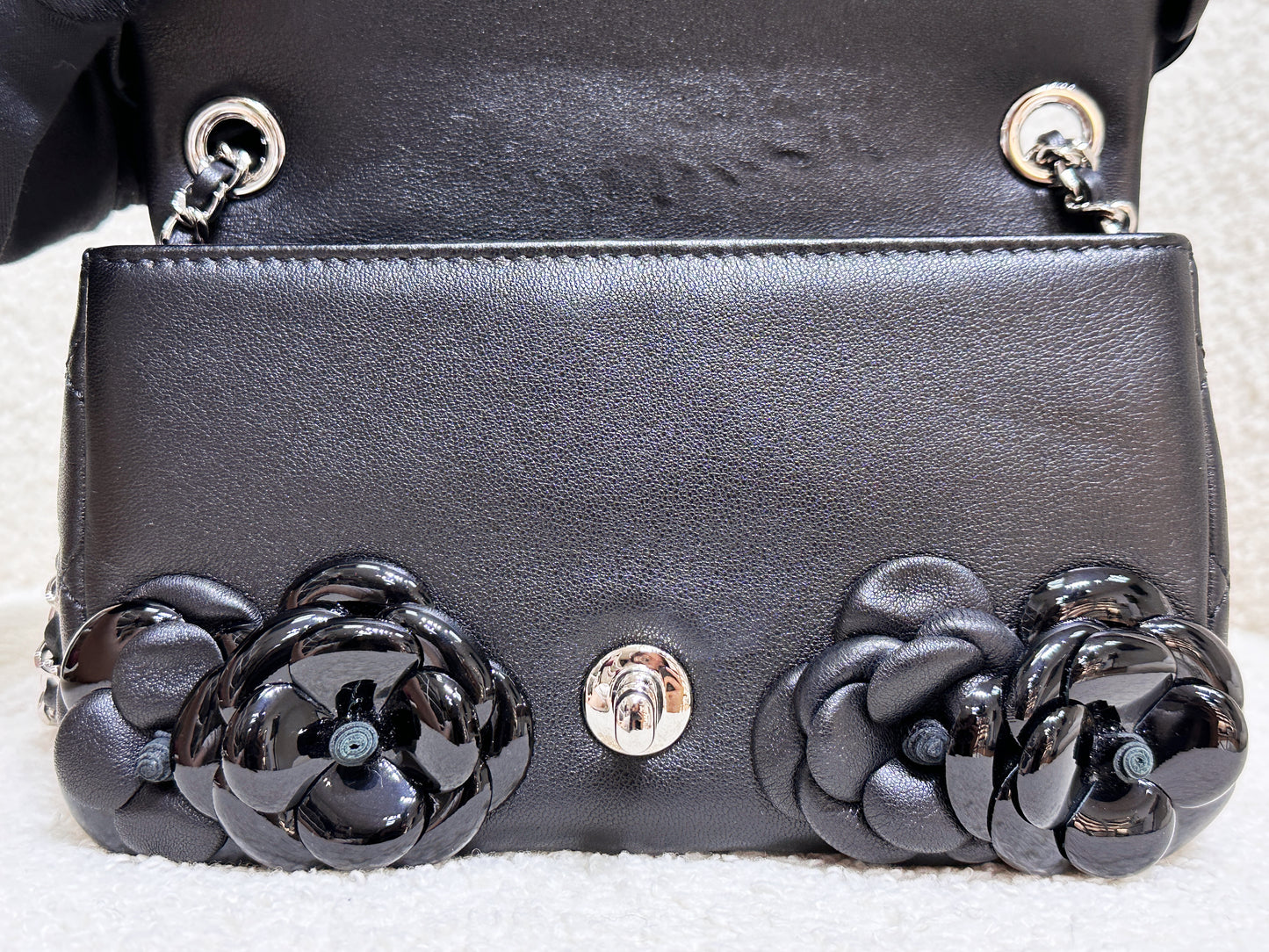 Chanel Camellia Lambskin Patent Around Flap Crossbody Bag Black 2246 holo card
