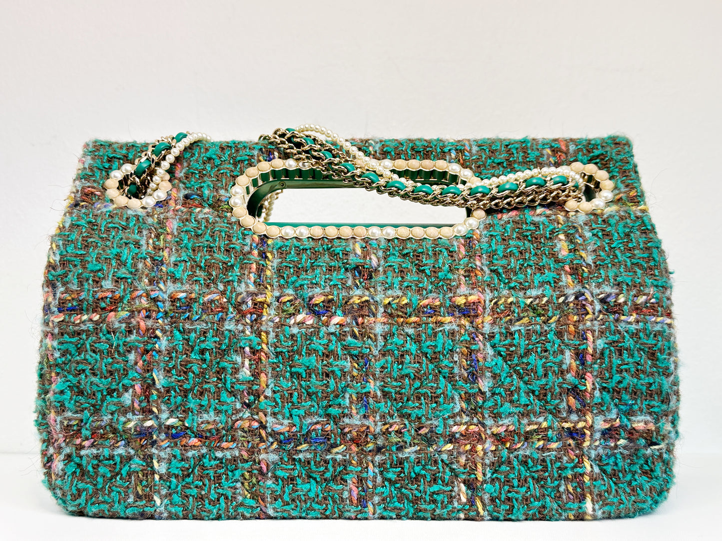 Chanel 23A Women CC Flap Bag Top Handle Wool Silk Green Tweed Glass Wooden Pearls K5TP microchip