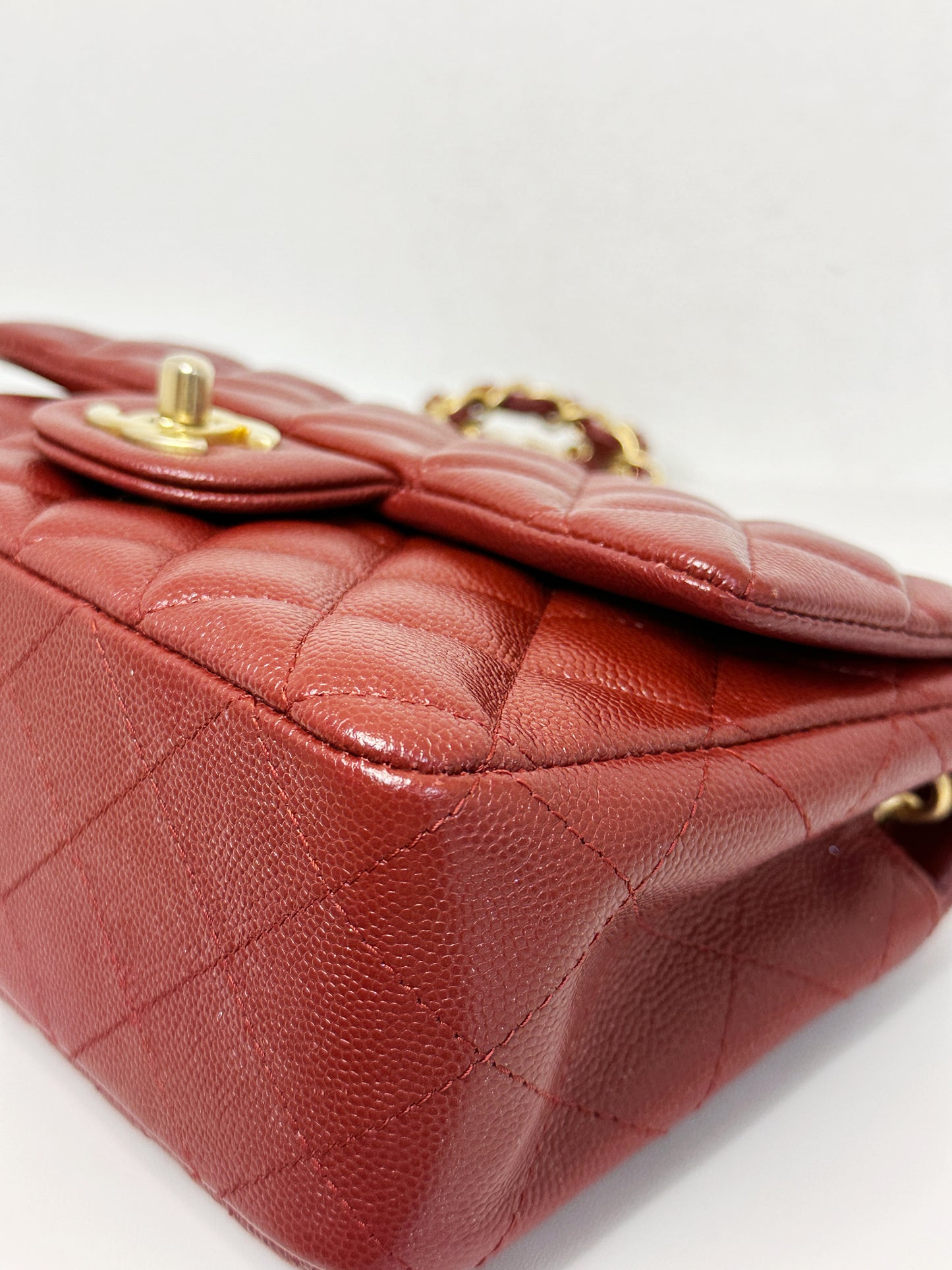 Chanel 18C Timeless Classic Caviar Mini Rectangular Flap Iridescent Maroon 2515 holo card