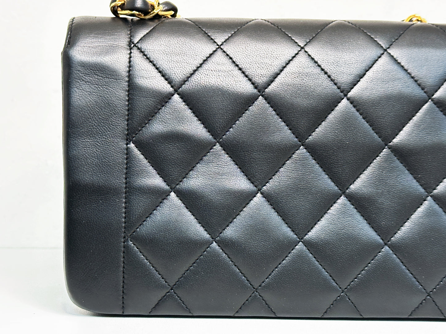 Chanel Vintage Quilted Diana Flap Bag Black Lambskin 3266 holo