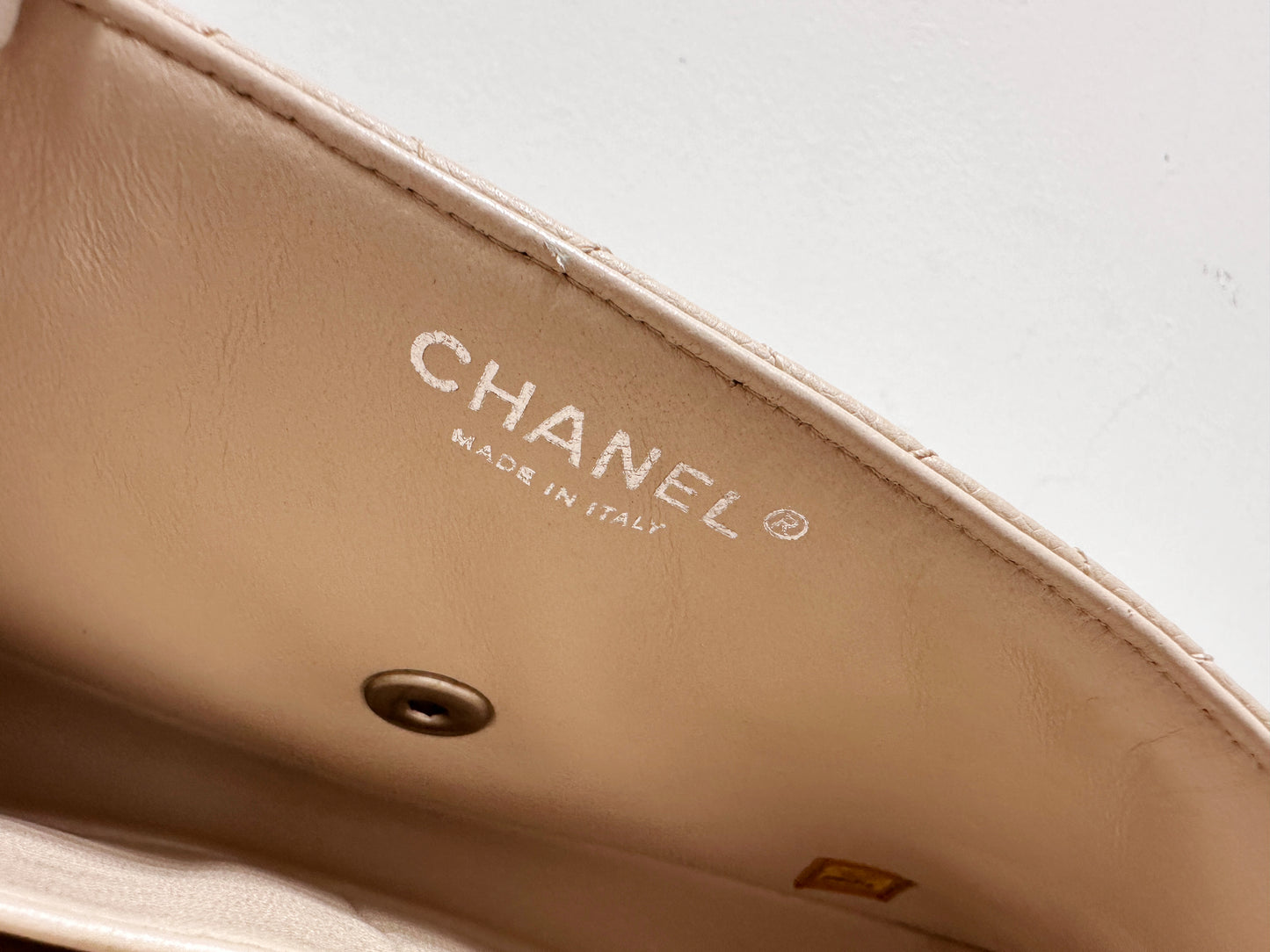 Chanel Classic Vintage Clutch East-west in Beige Color SHW 97 holo