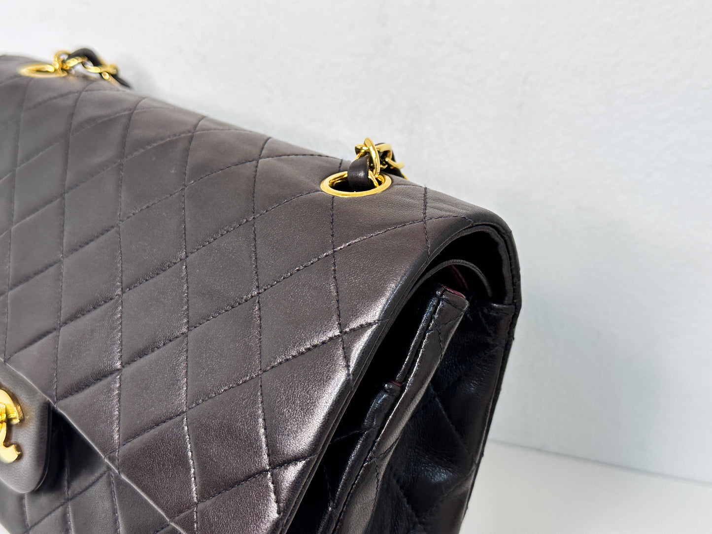 Chanel Vintage Black Quilted Lambskin Medium Classic Double Flap Bag 25 holo card