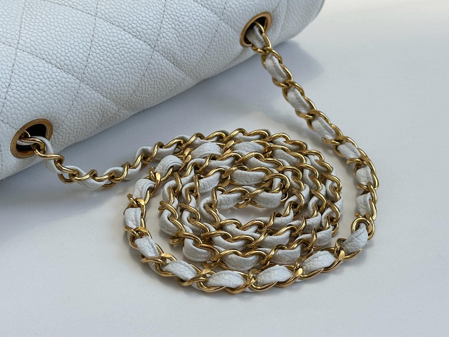 Chanel Vintage Quilted Diana Flap Bag Caviar White 33 holo card