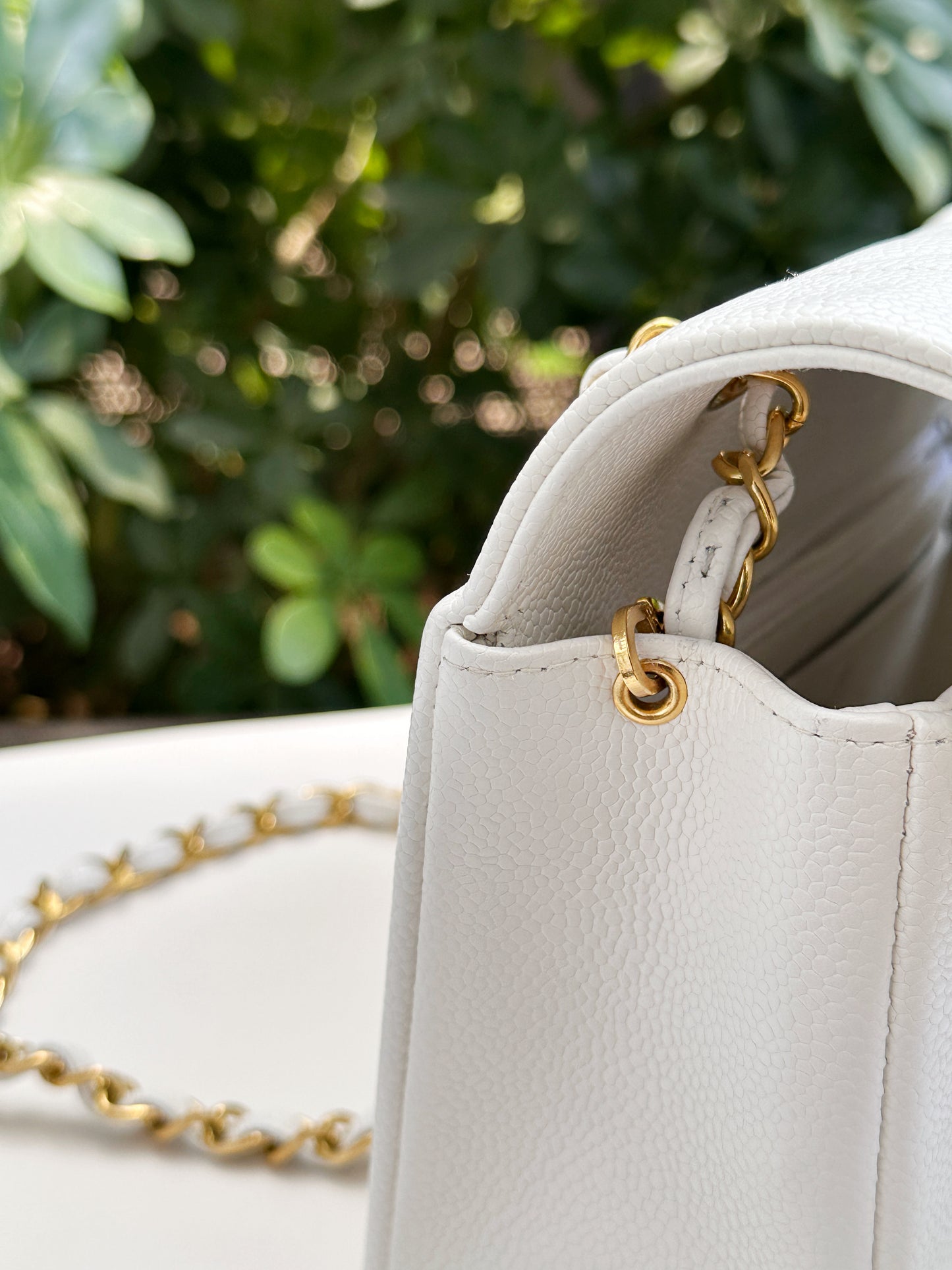 Chanel Vintage Quilted Diana Flap Bag Caviar White 33 holo card