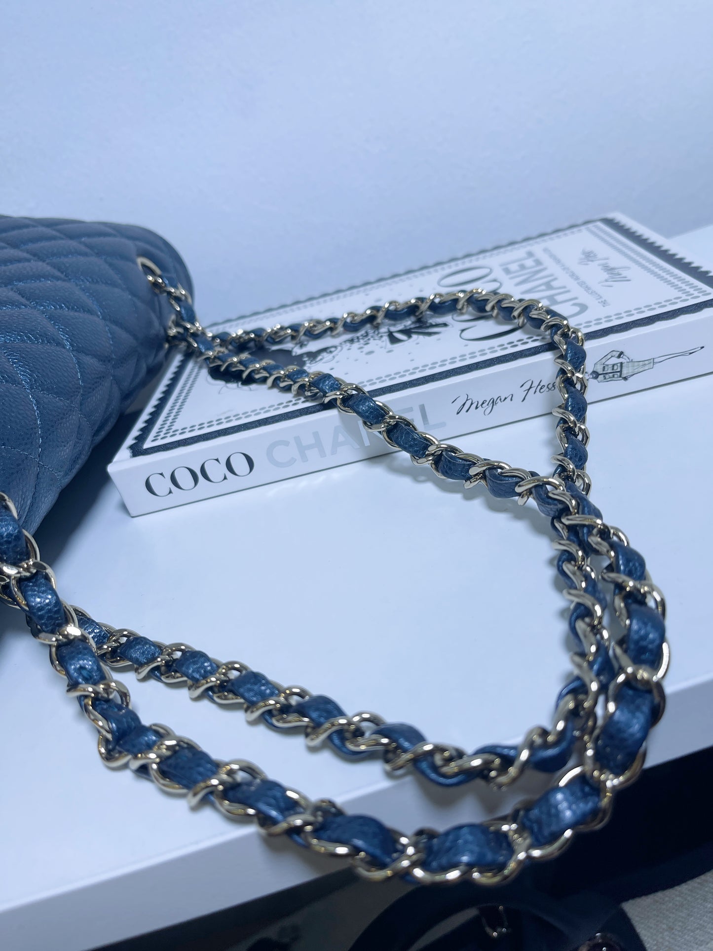 18S CHANEL PEARLY NAVY BLUE CAVIAR MEDIUM CLASSIC DOUBLE FLAP BAG GHW