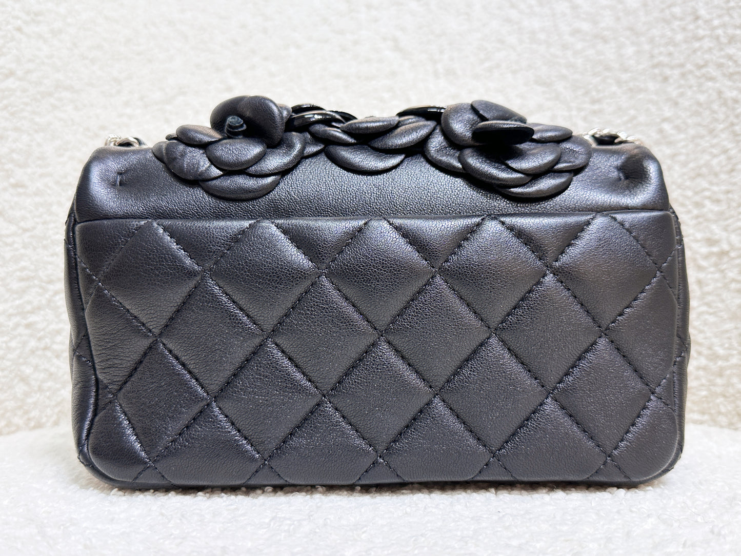 Chanel Camellia Lambskin Patent Around Flap Crossbody Bag Black 2246 holo card