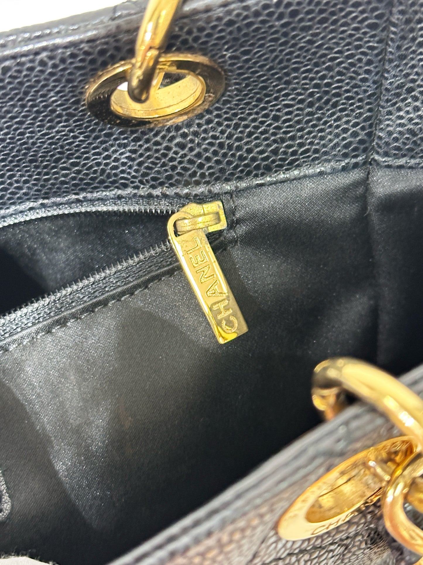 Chanel Caviar Quilted Petit Shopping Tote PST Black GHW 1602 holo card
