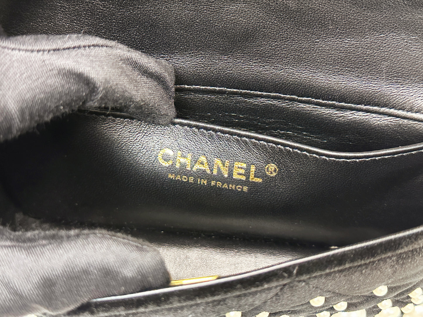 Chanel Mini Black Velvet Pearl Flap Bag X53U microchip