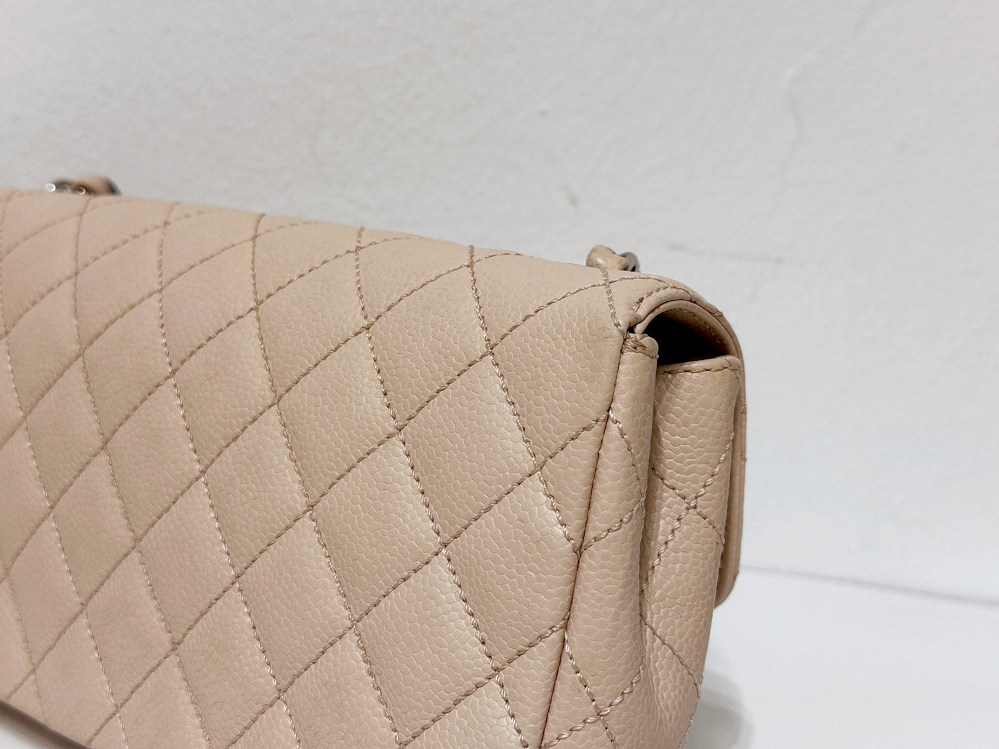 Chanel Classic Vintage Clutch East-west in Beige Color SHW 97 holo
