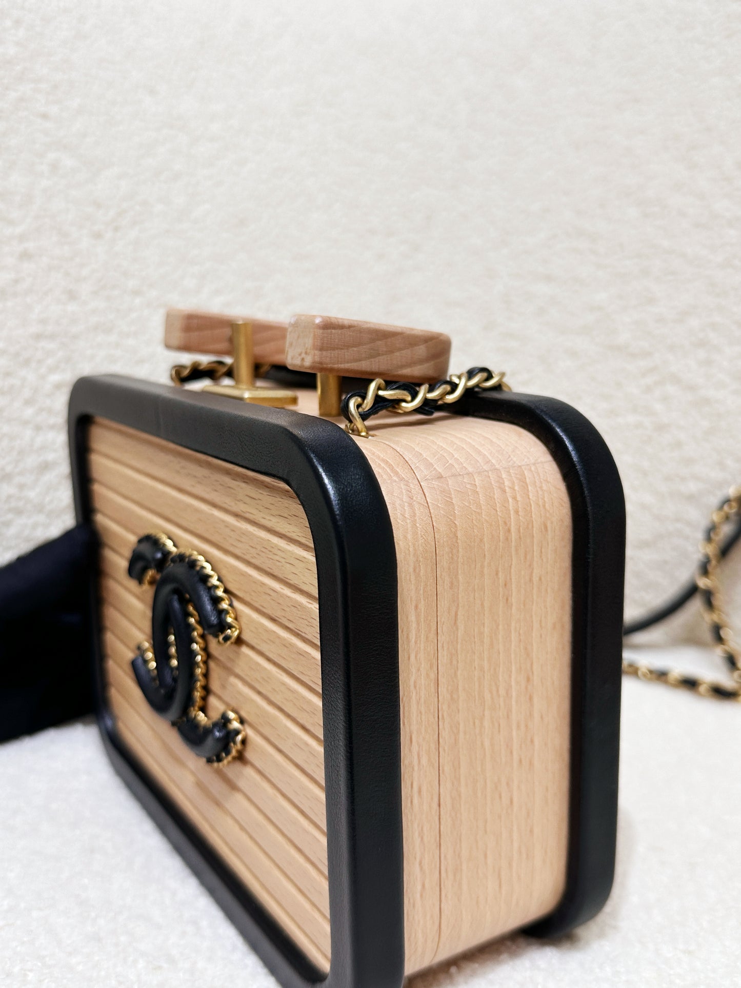 Chanel Beech Wood Lambskin CC Vanity Case Black PHOT microchip